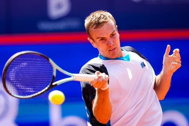 HAMBURG, GERMANY - MAY 20: Vitaliy Sachko of Ukraine plays a forehand in his Men s Singles First Round match against Flavio Cobolli of Italy during Day Four of the Bitpanda Hamburg Open at Am Rothenbaum on May 20, 2025 in Hamburg, Germany. (Photo by Rene Nijhuis) SPO  Copyright: xRenexNijhuis