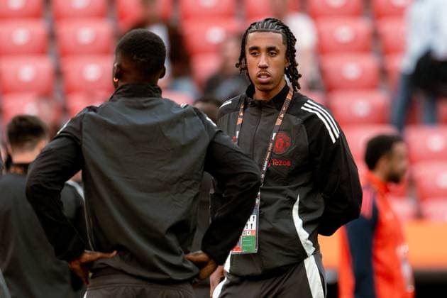Manchester United, ManU Training Session And press conference, PK, Pressekonferenz - UEFA Europa League Final 2025 Leny Yoro of Manchester United looks on during Manchester United training session ahead of the UEFA Europa League Final 2025 between Tottenham Hotspur and Manchester United at San Mames Stadium on May 20, 2025 in Bilbao, Spain. Bilbao San Mames Stadium Spain Copyright: xGiuseppexMaffiax UEL_Final_ManchesterUtd_MD-1_200525_DSC9552