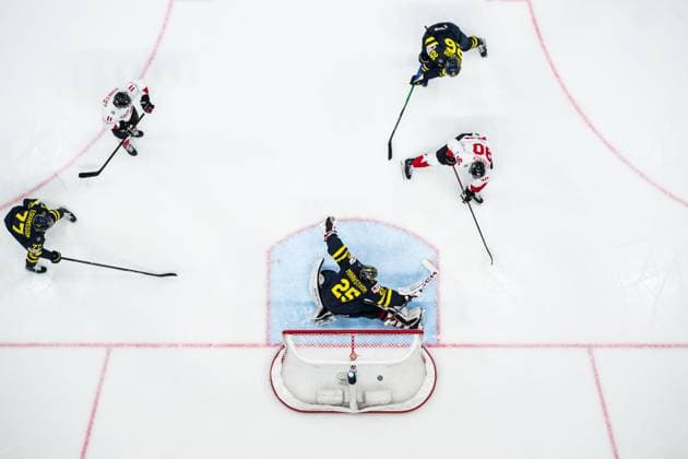 250520 Ryan O Reilly of Canada scores 1-3 behind goaltender Jacob Markström of Sweden during the 2025 IIHF Ice hockey, Eishockey World Championship, WM, Weltmeisterschaft group stage game between Sweden and Canada on May 20, 2025 in Stockholm. Photo: Joel Marklund BILDBYRAN kod JM JM0689 ishockey ice hockey ishockey-vm 2025 vm 2025 iihf world championship sverige sweden kanada canada bbeng gruppspel jubel Copyright: JOELxMARKLUND BB250520JM033