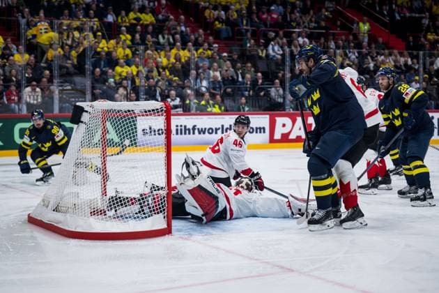 250520 Marcus Johansson of Sweden scores 2-3 behind goaltender Jordan Binnington of Canada during the 2025 IIHF Ice hockey, Eishockey World Championship, WM, Weltmeisterschaft group stage game between Sweden and Canada on May 20, 2025 in Stockholm. Photo: Joel Marklund BILDBYRAN kod JM JM0689 ishockey ice hockey ishockey-vm 2025 vm 2025 iihf world championship sverige sweden kanada canada bbeng gruppspel Copyright: JOELxMARKLUND BB250520JM042