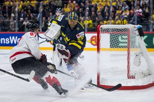 250520 Sidney Crosby of Canada and goaltender Jacob Markström of Sweden during the 2025 IIHF Ice hockey, Eishockey World Championship, WM, Weltmeisterschaft group stage game between Sweden and Canada on May 20, 2025 in Stockholm. Photo: Maxim Thore BILDBYRAN kod MT JM0689 ishockey ice hockey ishockey-vm 2025 vm 2025 iihf world championship sverige sweden kanada canada bbeng gruppspel bbauto Copyright: MAXIMxTHORE BB250520MT082