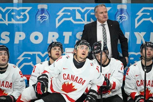STOCKHOLM, SWEDEN 20250520 Canada s head coach Dean Evason looks on during the IIHF Ice hockey, Eishockey World Championship, WM, Weltmeisterschaft group A match between Sweden and Canada at Avicii Arena in Stockholm, Sweden, on May 20, 2025. STOCKHOLM SWEDEN x10080x