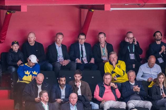 250520 Mats Sundin, Nicklas Lidström and Prince Daniel of Sweden during the 2025 IIHF Ice hockey, Eishockey World Championship, WM, Weltmeisterschaft group stage game between Sweden and Canada on May 20, 2025 in Stockholm. Photo: Simon Hastegard BILDBYRAN kod SH JM0689 ishockey ice hockey ishockey-vm 2025 vm 2025 iihf world championship sverige sweden kanada canada bbeng gruppspel Copyright: SIMONxHASTEGARD BB250520SH019