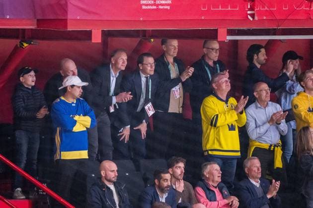 250520 Mats Sundin, Nicklas Lidström with prince Daniel and prince Carl-Philip of Sweden during the 2025 IIHF Ice hockey, Eishockey World Championship, WM, Weltmeisterschaft group stage game between Sweden and Canada on May 20, 2025 in Stockholm. Photo: Simon Hastegard BILDBYRAN kod SH JM0689 ishockey ice hockey ishockey-vm 2025 vm 2025 iihf world championship sverige sweden kanada canada bbeng gruppspel Copyright: SIMONxHASTEGARD BB250520SH020