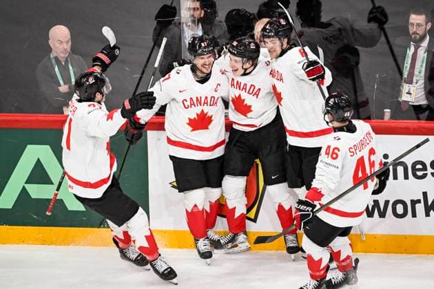 Sport Bilder des Tages STOCKHOLM, SWEDEN 20250520 Canada s Macklin Celebrini ( 96, C) celebrates with teammates after scoring during the IIHF Ice hockey, Eishockey World Championship, WM, Weltmeisterschaft group A match between Sweden and Canada at Avicii Arena in Stockholm, Sweden, on May 20, 2025. STOCKHOLM SWEDEN x10080x