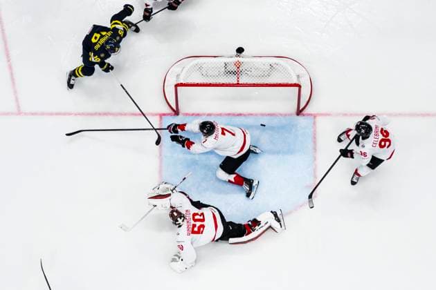 250520 Goaltender Jordan Binnington and Mike Matheson of Canada during the 2025 IIHF Ice hockey, Eishockey World Championship, WM, Weltmeisterschaft group stage game between Sweden and Canada on May 20, 2025 in Stockholm. Photo: Maxim ThorÃ BILDBYRAN kod MT JM0689 ishockey ice hockey ishockey-vm 2025 vm 2025 iihf world championship sverige sweden kanada canada bbeng gruppspel jubel Copyright: MAXIMxTHORE BB250520MT124