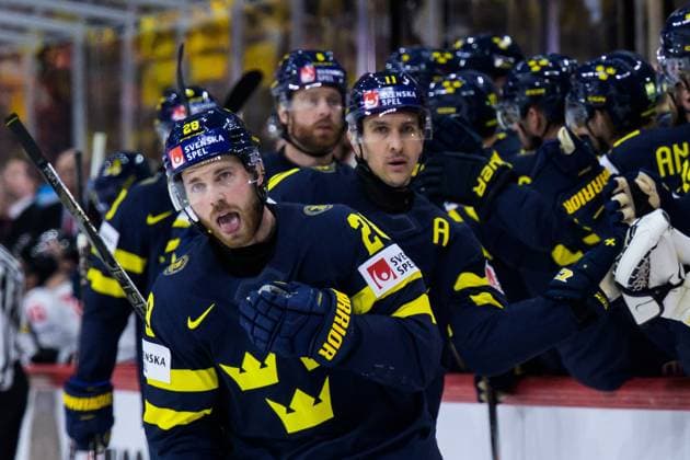 250520 Elias Lindholm of Sweden after scoring the 1-1 goal during the 2025 IIHF Ice hockey, Eishockey World Championship, WM, Weltmeisterschaft group stage game between Sweden and Canada on May 20, 2025 in Stockholm. Photo: Joel Marklund BILDBYRAN kod JM JM0689 ishockey ice hockey ishockey-vm 2025 vm 2025 iihf world championship sverige sweden kanada canada bbeng gruppspel Copyright: JOELxMARKLUND BB250520JM085
