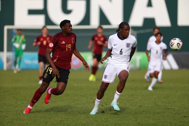 May 20, 2025, Rrogozhine, Rrogozhine, Albania: Jun Ai Byfield of U-17 England fight for the ball with Rene Mitongo Muteba of U-17 Belgium during the UEFA European Under-17 Championship 2024 25 match between England and Belgium at Arena Egnatia in Rrogozhine, Albania on 20 May 2025. Rrogozhine Albania - ZUMAb266 20250520_zip_b266_011 Copyright: xArmandoxBabanix