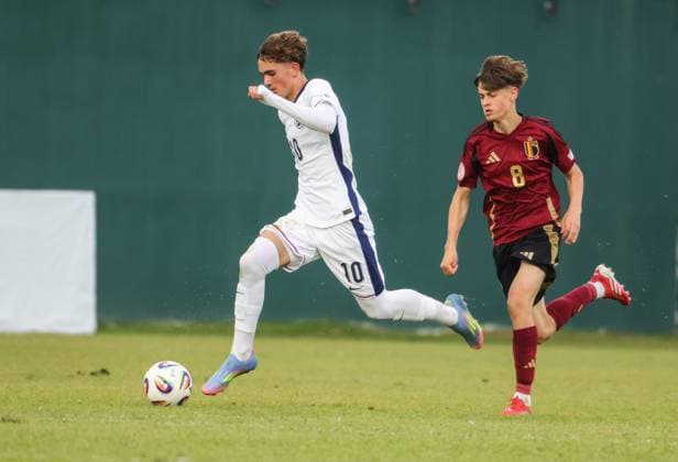 May 20, 2025, Rrogozhine, Rrogozhine, Albania: Max Dowman of U-17 England fight for the ball with August De Wannemacker of U-17 Belgium during the UEFA European Under-17 Championship 2024 25 match between England and Belgium at Arena Egnatia in Rrogozhine, Albania on 20 May 2025. Rrogozhine Albania - ZUMAb266 20250520_zip_b266_017 Copyright: xArmandoxBabanix