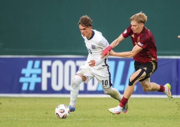 May 20, 2025, Rrogozhine, Rrogozhine, Albania: Max Dowman of U-17 England fight for the ball with Nathan De Cat of U-17 Belgium during the UEFA European Under-17 Championship 2024 25 match between England and Belgium at Arena Egnatia in Rrogozhine, Albania on 20 May 2025. Rrogozhine Albania - ZUMAb266 20250520_zip_b266_018 Copyright: xArmandoxBabanix