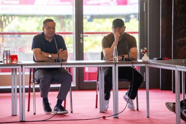 Fussball, Saison 2024 2025, Pressekonferenz der Frauen und Männer beim 1. FC Union Berlin, v. l. Geschäftsführer Horst Heldt, Trainer Steffen Baumgart, 21.05. 2025, Copyright: xMatthiasxKochx