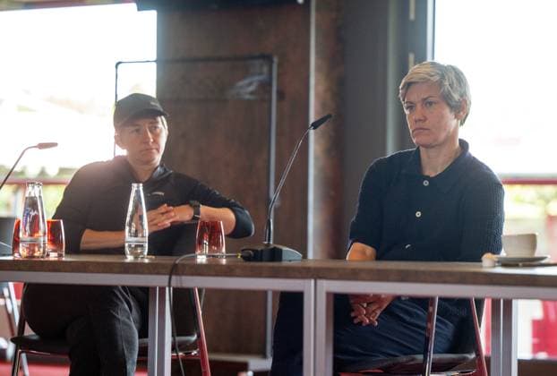 Fussball, Saison 2024 2025, Pressekonferenz der Frauen und Männer beim 1. FC Union Berlin, v. l. Trainerin Ailien Poese, Geschäftsführerin Profifußball Frauen Jennifer Zietz, 21.05. 2025, Copyright: xMatthiasxKochx