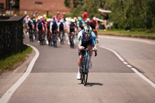 The pack rides cycles during the stage 11 of the Giro d™Italia from Viareggio to Castelnovo ne Monti, Italy - Wednesday, May 21, 2025. - cycling.  Copyright: xMarcoxAlpozzi LaPressex