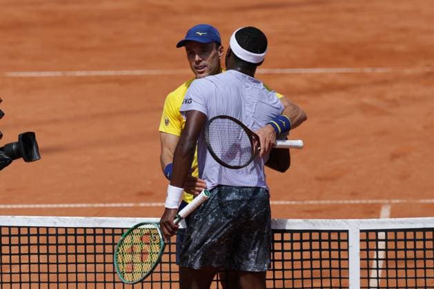 GER, Hamburg, xFSx , ATP, Tennis Herren 500 , Herren Tennistunier Bitpanda Hamburg Open 2025, Achtelfinale 21.05.2025 Frances Tiafoe (USA) gratuliert Roberto Bautista Agut (ESP) zum Sieg Copyright: HMBxMedia FernandoxSoares