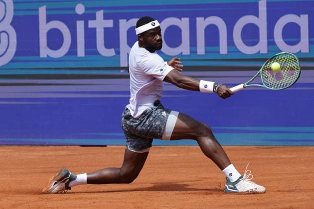 GER, Hamburg, xFSx , ATP, Tennis Herren 500 , Herren Tennistunier Bitpanda Hamburg Open 2025, Achtelfinale 21.05.2025 Frances Tiafoe (USA) spielt eine Rueckhand Copyright: HMBxMedia FernandoxSoares