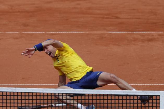 GER, Hamburg, xFSx , ATP, Tennis Herren 500 , Herren Tennistunier Bitpanda Hamburg Open 2025, Achtelfinale 21.05.2025 Roberto Bautista Agut (ESP) faellt hin Copyright: HMBxMedia FernandoxSoares