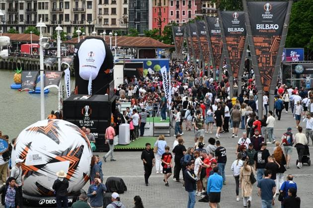 Bilbao se prepara para la final de la UEFA Europa League Fans visitan el centro de la ciudad antes del partido entre el Manchester United, ManU y el Tottenham con motivo de la final de la Europa League, a 21 de mayo de 2025, en Bilbao, Vizcaya, País Vasco (Espana). El estadio de San Mamés acoge el partido entre el Manchester United y el Tottenham que decidirá el campeón de la división de plata europea. La final es el mayor evento celebrado en Bilbao hasta la fecha. 21 MAYO 2025 Bilbao, Vizcaya (Pais Vasco) Bilbao, Vizcaya (Pais Vasco) Espana Copyright: xDavidxdexHarox 6738509