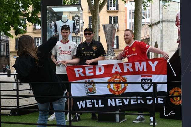 Bilbao se prepara para la final de la UEFA Europa League Fans visitan el centro de la ciudad antes del partido entre el Manchester United, ManU y el Tottenham con motivo de la final de la Europa League, a 21 de mayo de 2025, en Bilbao, Vizcaya, País Vasco (Espana). El estadio de San Mamés acoge el partido entre el Manchester United y el Tottenham que decidirá el campeón de la división de plata europea. La final es el mayor evento celebrado en Bilbao hasta la fecha. 21 MAYO 2025 Bilbao, Vizcaya (Pais Vasco) Bilbao, Vizcaya (Pais Vasco) Espana Copyright: xDavidxdexHarox 6738511