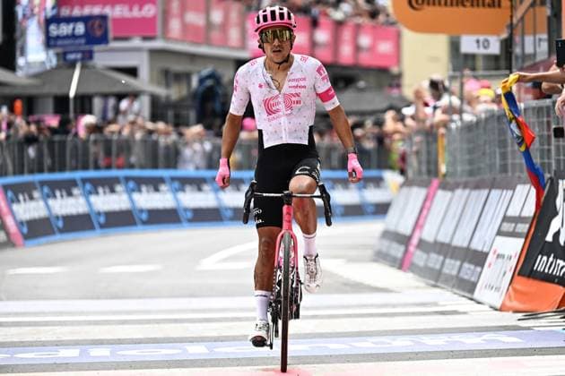 May 21, 2025, Castelnovo Ne Monti, ITALY: Equadorian rider Richard Carapaz of Education -Easypost team celebrate after crossing the finish line and win the11th stage of the 108 Giro d Italia 2025, cycling race over 186 km from Viareggio to Castelnovo Ne Monti, Italy, 21 May 2025. ANSA LUCA ZENNARO Giro: Carapaz Vince L 11 A Tappa, Del Toro Resta Leader  - ZUMAa110 20250521_zaf_a110_022 Copyright: xLucaxZennarox