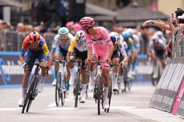 Del Toro Romero Isaac of Uae Team Emirates Xrg pink jersey during the stage 11 of the Giro d™Italia from Viareggio to Castelnovo ne Monti, Italy - Wednesday, May 21, 2025. - cycling.  Copyright: xFabioxFerrari LaPressex