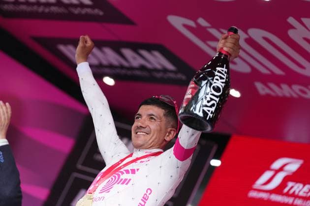 Carapaz Richard of Ef Education - Easypost Team winner of the stage on the podium during the stage 11 of the Giro d™Italia from Viareggio to Castelnovo ne Monti, Italy - Wednesday, May 21, 2025. - cycling.  Copyright: xGianxMattiaxD Alberto LaPressex