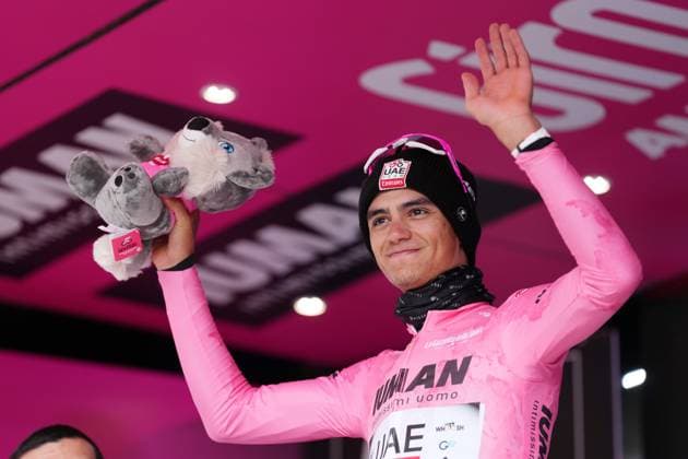 Del Toro Romero Isaac of Uae Team Emirates Xrg pink jersey on the podium during the stage 11 of the Giro d™Italia from Viareggio to Castelnovo ne Monti, Italy - Wednesday, May 21, 2025. - cycling.  Copyright: xGianxMattiaxD Alberto LaPressex