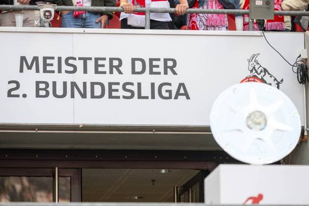 18.05.2025, Fussball: 2. Bundesliga, Saison 2024 2025, 34. Spieltag, 1. FC Koeln - 1. FC Kaiserslautern im RheinEnergieStadion in Koeln. Der 1. FC Koeln ist Meister der 2. Bundesliga. Wichtiger Hinweis: Gemaess den Vorgaben der DFL Deutsche Fussball Liga bzw. des DFB Deutscher Fussball-Bund ist es untersagt, in dem Stadion und oder vom Spiel angefertigte Fotoaufnahmen in Form von Sequenzbildern und oder videoaehnlichen Fotostrecken zu verwerten bzw. verwerten zu lassen. Foto: Kirchner-Media Thomas Haesler Copyright: xKirchner-Media ThomasxHaeslerx