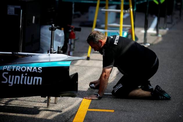 Ambiance Pitlane Grand Prix Monaco PHOTOPQR NICE MATIN Dylan Meiffret ; Monaco ; 21 05 2025 ; Ambiance dans les stands lors de la préparation du 82e grand prix de Monaco. Monaco on May 21, 2025. Atmosphere in the pits during preparation for the Monaco Formula 1 Grand Prix. Monaco France  Copyright: xPHOTOPQR NICExMATIN MAXPPPxDylanxMeiffretx 20250521NIM4385 20250521NIM4385
