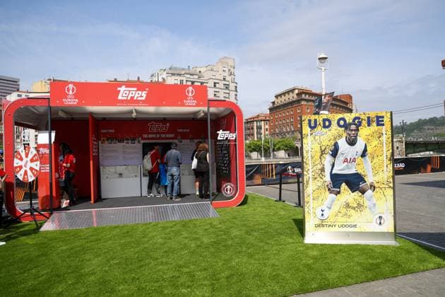 May 21, 2025, Bilbao, Catalogna, Spagna: Bilbao (ESP) Europa League Final 2025, Village organized for Manchester and Tottenham fans before the match.In Photo: fans of the two teams playing and waiting for the final Bilbao Spagna - ZUMAs236 20250521_aap_s236_047 Copyright: xFabioxSassox
