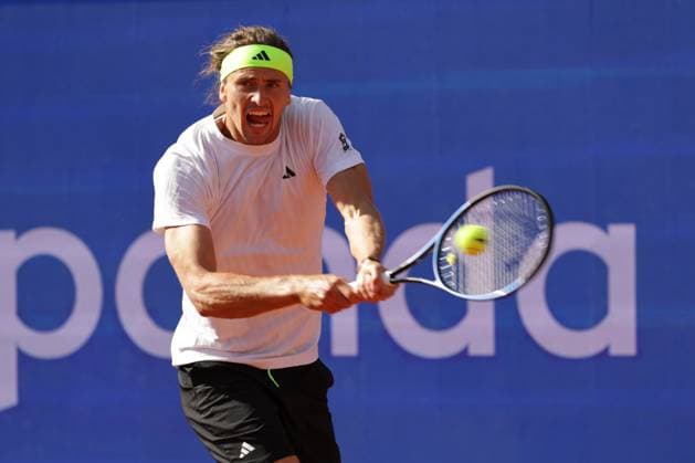 GER, Hamburg, xFSx , ATP, Tennis Herren 500 , Herren Tennistunier Bitpanda Hamburg Open 2025, Achtelfinale 21.05.2025 Alexander Zverev (GER) spielt eine Rueckhand Copyright: HMBxMedia FernandoxSoares