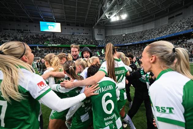 250521 Hammarbys spelare jublar efter finalen i Svenska Cupen mellan Hammarby och IFK Norrköping den 21 maj 2025 i Stockholm. Copyright: MAXIMxTHORE BB250521MT076