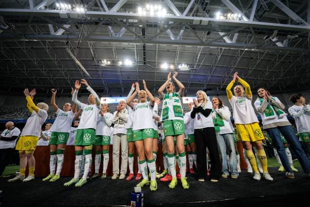 250521 Hammarbys spelare jublar efter finalen i Svenska Cupen mellan Hammarby och IFK Norrköping den 21 maj 2025 i Stockholm. Copyright: MAXIMxTHORE BB250521MT097