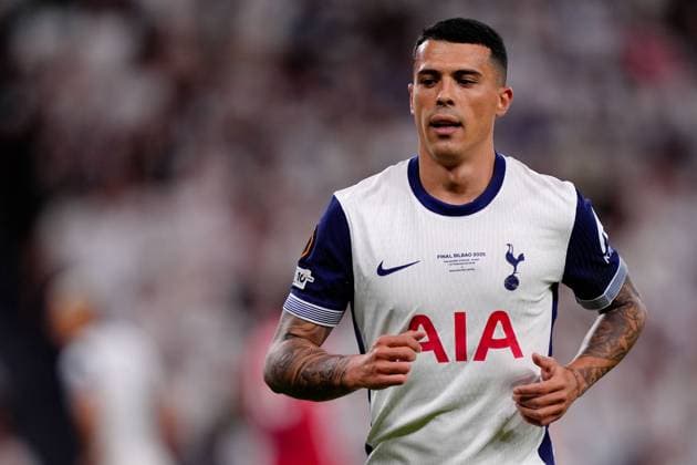 Pedro Porro of Tottenham Hotspur Tottenham Hotspur v Manchester United, ManU Europa League Final, Football, San Mames Stadium, Bilbao, Spain - 21 May 2025 EDITORIAL USE ONLY No use with unauthorised audio, video, data, fixture lists, club league logos or live services. Online in-match use limited to 120 images, no video emulation. No use in betting, games or single club league player publications. Copyright: xGokhanxTaner Shutterstockx 15312892cw