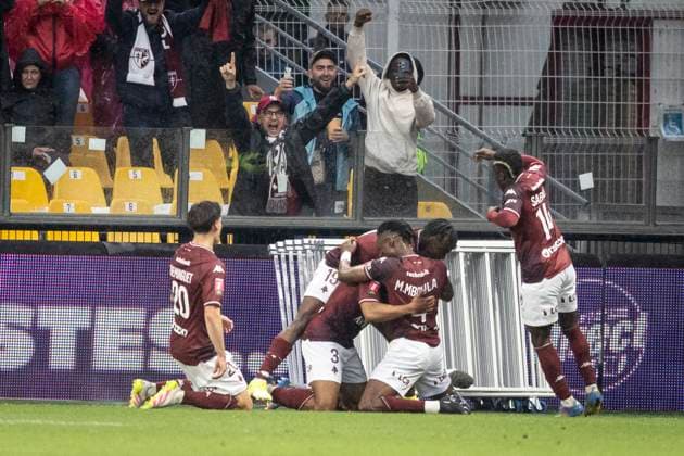 FOOTBALL : Metz FC vs Reims. - Tour de Barrage Match Aller. Stade Saint-Symphorien de Metz 21 05 2025 Joie des joueurs de Metz apres le but de UDOL MATTHIEU 3  Copyright: xelyxandroxcegarrax