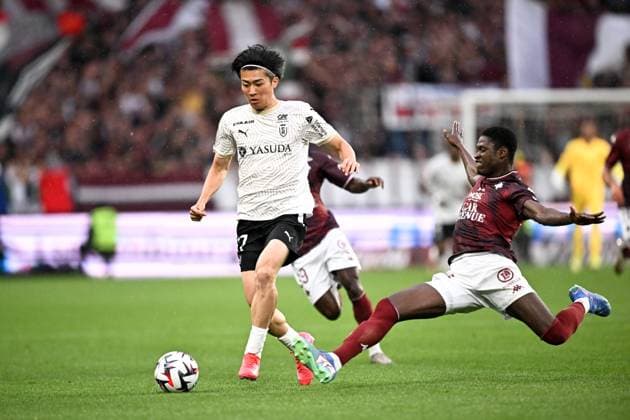 FC Metz v Stade de Reims - Playoffs Ligue 1 McDonald s Ligue 2 BKT 2024 2025, first leg 17 Keito NAKAMURA (sdr) during the playoffs match between Metz and Reims at Stade Saint-Symphorien on May 21, 2025 in Metz, France. Metz France  Copyright: xFEPx 776325767