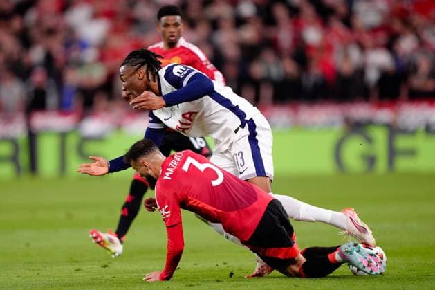 Destiny Udogie of Tottenham Hotspur and Noussair Mazraoui of Manchester United, ManU Tottenham Hotspur v Manchester United, Europa League Final, Football, San Mames Stadium, Bilbao, Spain - 21 May 2025 EDITORIAL USE ONLY No use with unauthorised audio, video, data, fixture lists, club league logos or live services. Online in-match use limited to 120 images, no video emulation. No use in betting, games or single club league player publications. Copyright: xGokhanxTaner Shutterstockx 15312892dl