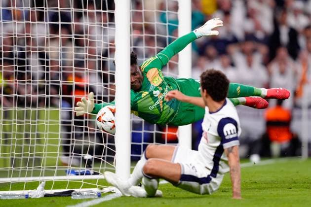 Luke Shaw of Manchester United, ManU appears to score an own goal to make it 1-0 to Tottenham Hotspur but Brennan Johnson of Tottenham Hotspur claims it Tottenham Hotspur v Manchester United, Europa League Final, Football, San Mames Stadium, Bilbao, Spain - 21 May 2025 EDITORIAL USE ONLY No use with unauthorised audio, video, data, fixture lists, club league logos or live services. Online in-match use limited to 120 images, no video emulation. No use in betting, games or single club league player publications.  Copyright: xGokhanxTaner Shutterstockx 15312892dq