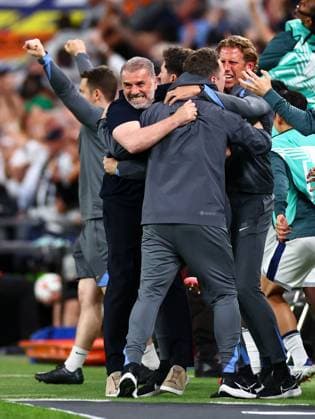 Ange Postecoglou manager of Tottenham Hotspur celebrates the opening goal Tottenham Hotspur v Manchester United, ManU Europa League Final, Football, San Mames Stadium, Bilbao, Spain - 21 May 2025 EDITORIAL USE ONLY No use with unauthorised audio, video, data, fixture lists, club league logos or live services. Online in-match use limited to 120 images, no video emulation. No use in betting, games or single club league player publications.  Copyright: xJamesxMarsh Shutterstockx 15312890de