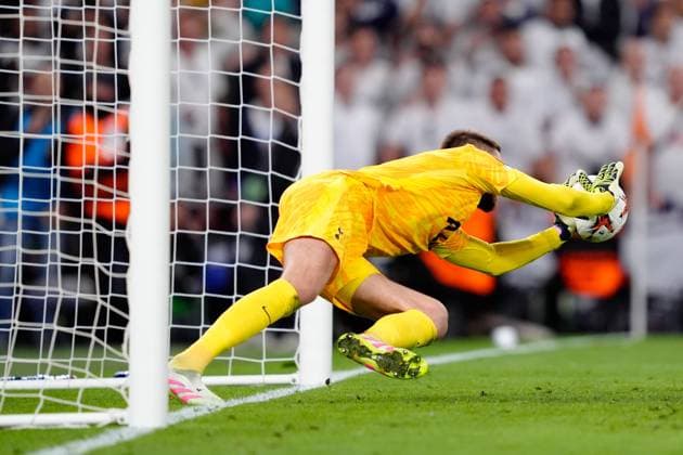 Guglielmo Vicario of Tottenham Hotspur makes a vital last minute save Tottenham Hotspur v Manchester United, ManU Europa League Final, Football, San Mames Stadium, Bilbao, Spain - 21 May 2025 EDITORIAL USE ONLY No use with unauthorised audio, video, data, fixture lists, club league logos or live services. Online in-match use limited to 120 images, no video emulation. No use in betting, games or single club league player publications.  Copyright: xGokhanxTaner Shutterstockx 15312892fs