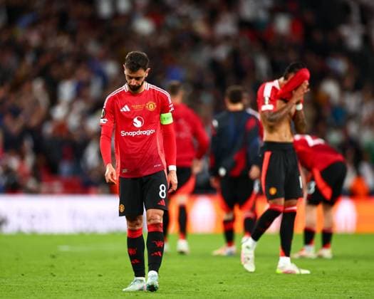 Bruno Fernandes of Manchester United, ManU appears dejected after the full time whistle Tottenham Hotspur v Manchester United, Europa League Final, Football, San Mames Stadium, Bilbao, Spain - 21 May 2025 EDITORIAL USE ONLY No use with unauthorised audio, video, data, fixture lists, club league logos or live services. Online in-match use limited to 120 images, no video emulation. No use in betting, games or single club league player publications.  Copyright: xJamesxMarsh Shutterstockx 15312890ec