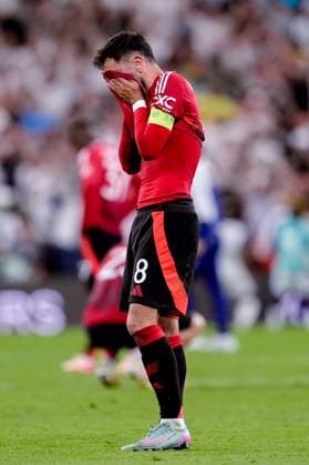Tottenham Hotspur v Manchester United, ManU - UEFA Europa League Final 2025 Bruno Fernandes of Manchester United looks dejected at the end of the UEFA Europa League Final match between Tottenham Hotspur and Manchester United at San Mames Stadium on May 21, 2025 in Bilbao, Spain. Bilbao San Mames Stadium Spain Copyright: xGiuseppexMaffiax UEL_Final_Tottenham-ManchesterUnited_210525_BRU3380