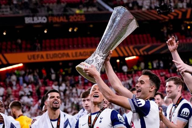 Tottenham Hotspur v Manchester United, ManU - UEFA Europa League Final 2025 Sergio Reguilon of Tottenham Hotspur celebrates with the trophy at the end of the UEFA Europa League Final match between Tottenham Hotspur and Manchester United at San Mames Stadium on May 21, 2025 in Bilbao, Spain. Bilbao San Mames Stadium Spain Copyright: xGiuseppexMaffiax UEL_Final_Tottenham-ManchesterUnited_210525_DSC0959