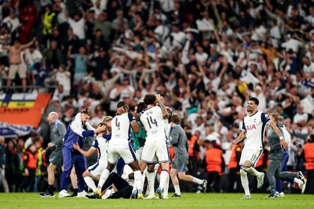 21 05 2025, Bilbao, San Mames, UEFA Europa League Final, Tottenham v Manchester United, ManU Players of Tottenham Hotspur celebrate their victory at the final whistle Bilbao San Mames Basque Country Spain Copyright: xJustPictures.ch DanielaxPorcellix jp-en-DaPo-20250521-DP109974