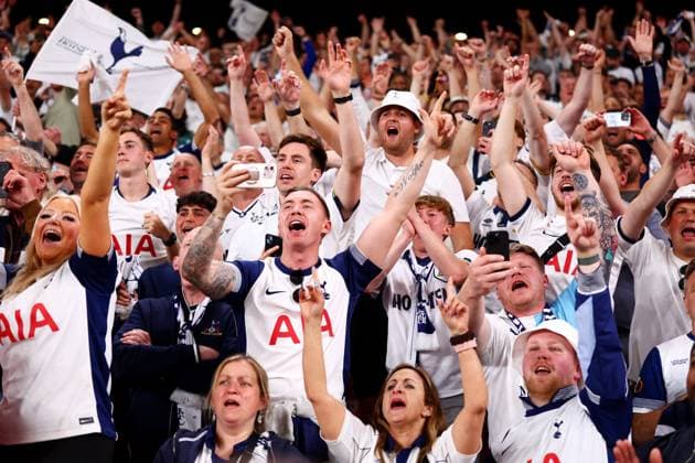 Tottenham fans celebrate. Tottenham Hotspur v Manchester United, ManU Europa League Final, Football, San Mames Stadium, Bilbao, Spain - 21 May 2025 EDITORIAL USE ONLY No use with unauthorised audio, video, data, fixture lists, club league logos or live services. Online in-match use limited to 120 images, no video emulation. No use in betting, games or single club league player publications. Copyright: xJamesxMarsh Shutterstockx 15312890gt