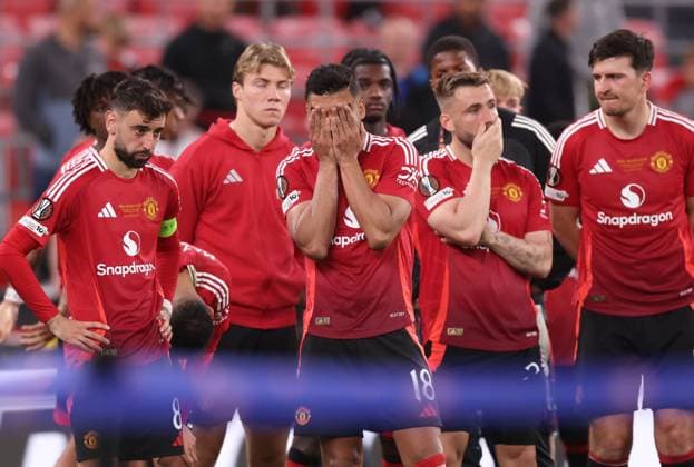 Bilbao, Spain, 21st May 2025. Bruno Fernandes of Manchester United, ManU and Casemiro of Manchester United looks dejected after the Tottenham Hotspur vs Manchester United UEFA Europa League Final match at San Mames, Bilbao. Picture credit should read: David Klein Sportimage EDITORIAL USE ONLY. No use with unauthorised audio, video, data, fixture lists, club league logos or live services. Online in-match use limited to 120 images, no video emulation. No use in betting, games or single club league player publications. SPI_247_DK_Tottenham_Man_Utd SPI-3943-0250