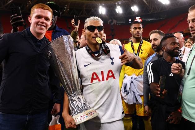 Bilbao, Spain, 21st May 2025. Richarlison of Tottenham with the trophy after his team win during the Tottenham Hotspur vs Manchester United, ManU UEFA Europa League Final match at San Mames, Bilbao. Picture credit should read: David Klein Sportimage EDITORIAL USE ONLY. No use with unauthorised audio, video, data, fixture lists, club league logos or live services. Online in-match use limited to 120 images, no video emulation. No use in betting, games or single club league player publications. SPI_263_DK_Tottenham_Man_Utd SPI-3943-0266
