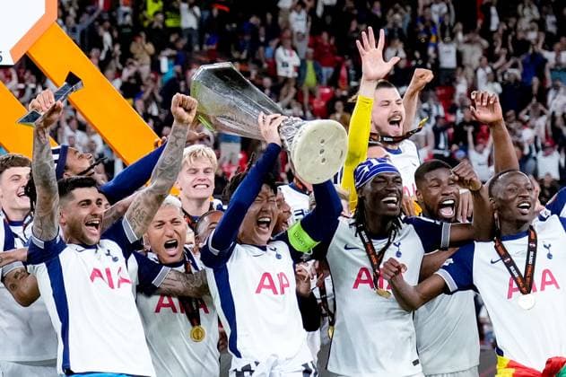Son Heung-Min of Tottenham Hotspur lifts the trophy during the UEFA Europa League Final match between Tottenham Hotspur and Manchester United, ManU at the Estadio de San MamÃ s, Bilbao, Spain on 21 May 2025. Copyright: xGiuseppexMaffiax 43290028