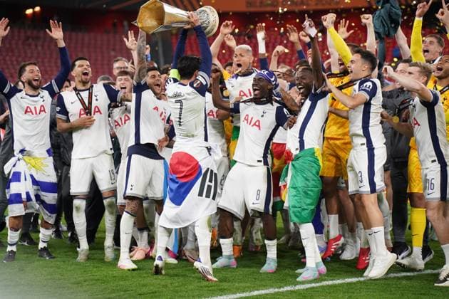 2025 UEFA Europa League Final: Tottenham Hotspur F.C. vs. Manchester United, ManU F.C. Captain Heung-Min Son of Tottenham Hotspur F.C. lifts the trophy, as Tottenham are crowned champions after the 2025 UEFA Europa League Final: Tottenham Hotspur F.C. vs. Manchester United F.C. match on 21 May 2025, at San Mames Stadium, in Bilbao, Spain Bilbao San Mames Stadium Spain Copyright: xAlexandraxFechetex DSC01718
