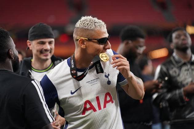 2025 UEFA Europa League Final: Tottenham Hotspur F.C. vs. Manchester United, ManU F.C. Richarlison of Tottenham Hotspur F.C. celebrates, as Tottenham are crowned champions after the 2025 UEFA Europa League Final: Tottenham Hotspur F.C. vs. Manchester United F.C. match on 21 May 2025, at San Mames Stadium, in Bilbao, Spain Bilbao San Mames Stadium Spain Copyright: xAlexandraxFechetex DSC03483