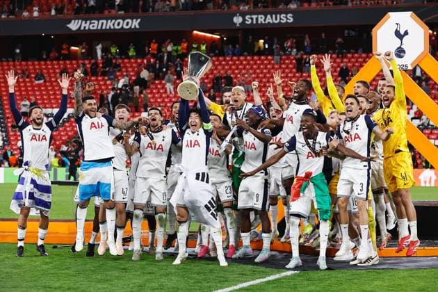 Tottenham Hotsupr team group, Mannschaftsbild, Totale (Tottenham), MAY 21, 2025 - Football Soccer : Tottenham Hotsupr team group celebrate after winning UEFA Europa League Final match between Tottenham Hotsupr FC 1-0 Manchester United, ManU FC at the Estadio San Mames in Bilbao, Spain. Noxthirdxpartyxsales  (291374537)